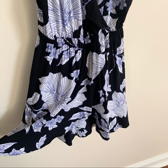 Express Dress - Picture 4 of 6